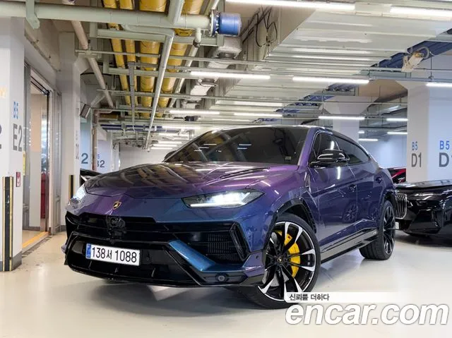 Фотография автомобиля — Lamborghini Urus