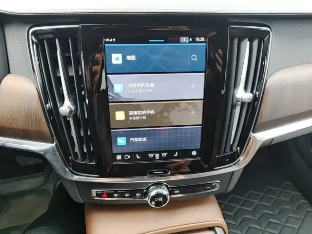 Volvo S90 — Фото автомобиля 17