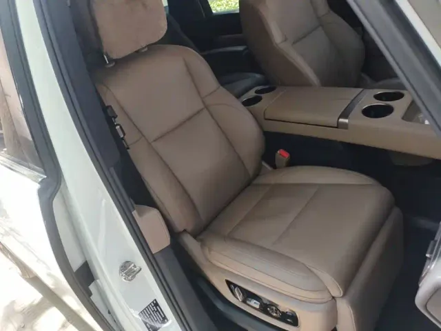 Li Auto MEGA — Фото автомобиля 24