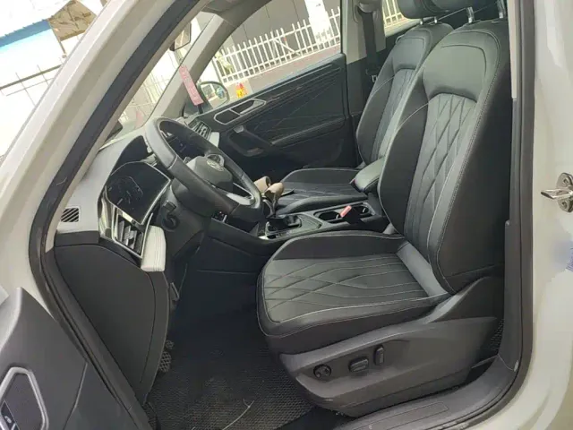 Volkswagen Tiguan L — Фото автомобиля 14