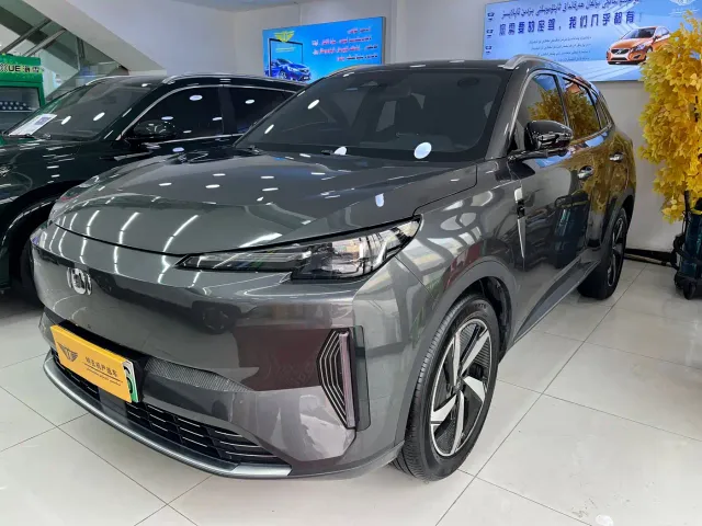 Changan Qiyuan Q05 — Фото автомобиля 3