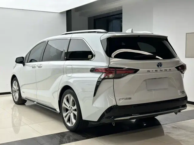 Toyota Sienna — Фото автомобиля 17