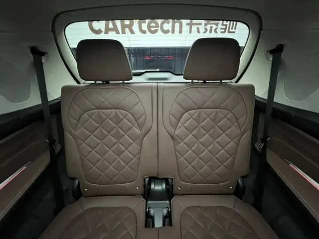 BMW X7 — Фото автомобиля 26