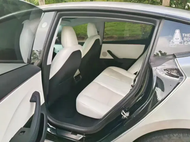 Tesla Model 3 — Фото автомобиля 6
