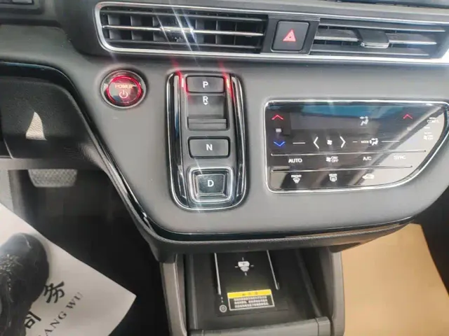 Honda Elysion — Фото автомобиля 13