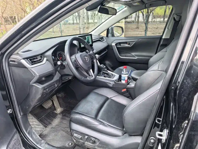 Toyota Wildlander — Фото автомобиля 18