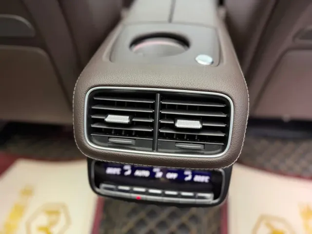 Mercedes-Benz GLS-Class — Фото автомобиля 9