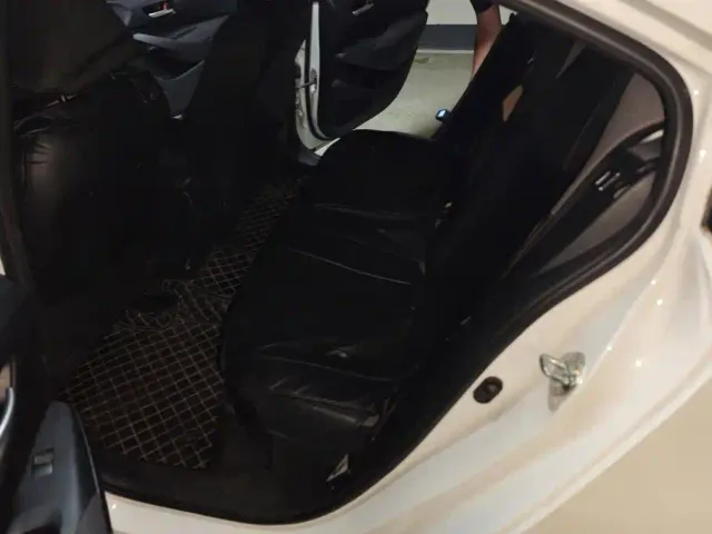Toyota Corolla — Фото автомобиля 11