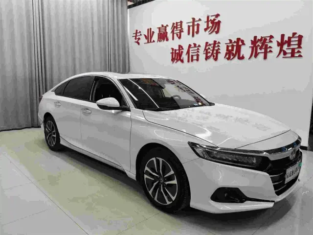 Honda Accord — Фото автомобиля 3
