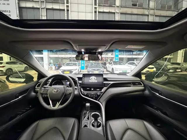 Toyota Camry — Фото автомобиля 10