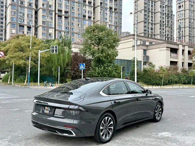 Lincoln Z — Фото автомобиля 7