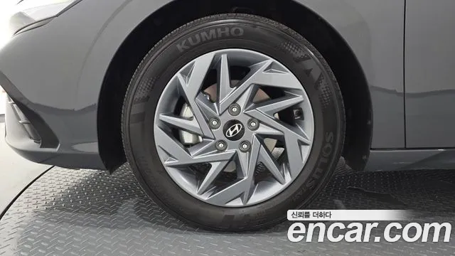 Hyundai Avante CN7 — Фото автомобиля 5