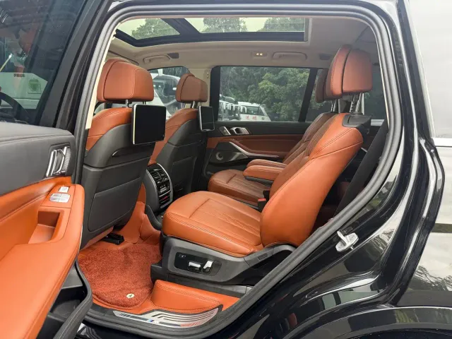 BMW X7 — Фото автомобиля 6