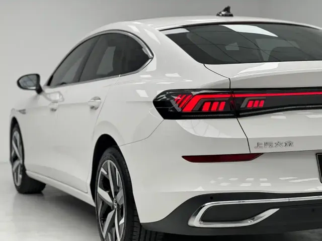 Volkswagen Lamando — Фото автомобиля 18