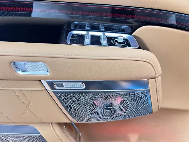 ZEEKR Zeekr 9X 2025 model Ultra Edition 70kWh — Фото автомобиля 19