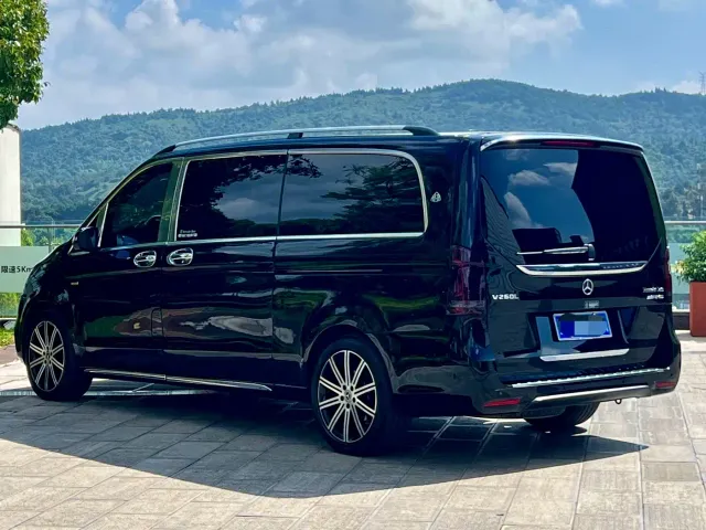 Mercedes-Benz V-Class — Фото автомобиля 4