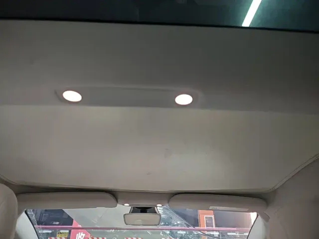 Tesla Model 3 — Фото автомобиля 17