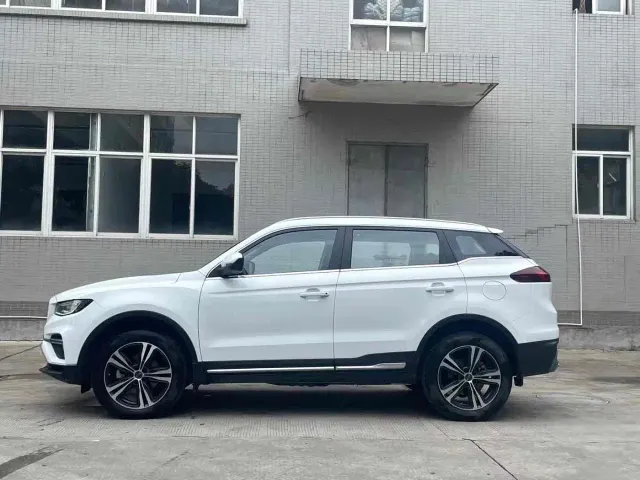 Geely Boyue — Фото автомобиля 5
