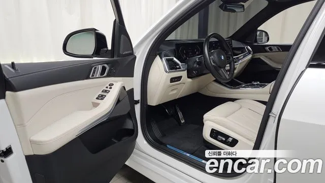 BMW X5 xDrive 40i M Sport — Фото автомобиля 8