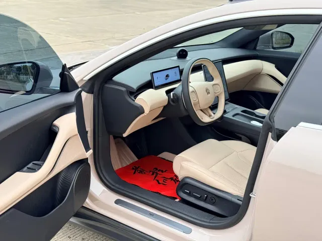 Nio ET5 — Фото автомобиля 8