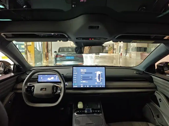Geely Galaxy Xingyao 8 — Фото автомобиля 17