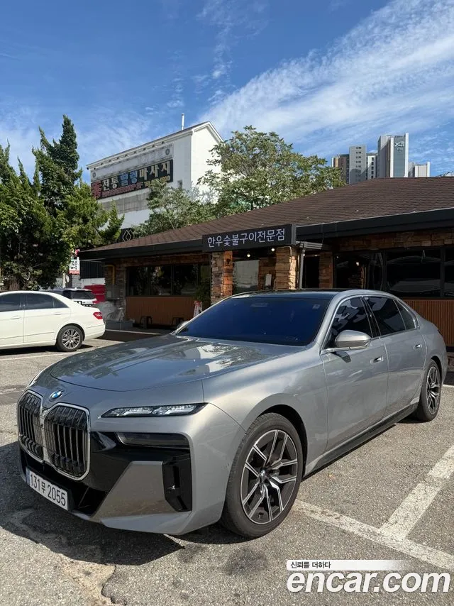 BMW 7 Series — Фото автомобиля 3