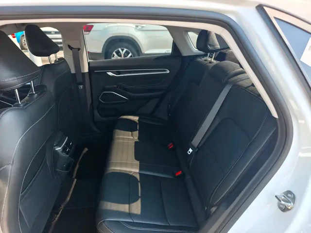 Geely Emgrand — Фото автомобиля 10