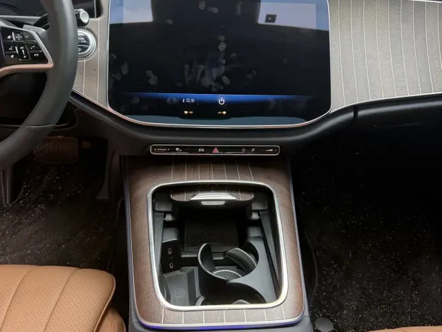 Mercedes-Benz E-Class — Фото автомобиля 7