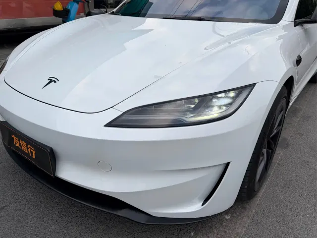Tesla Model 3 — Фото автомобиля 28