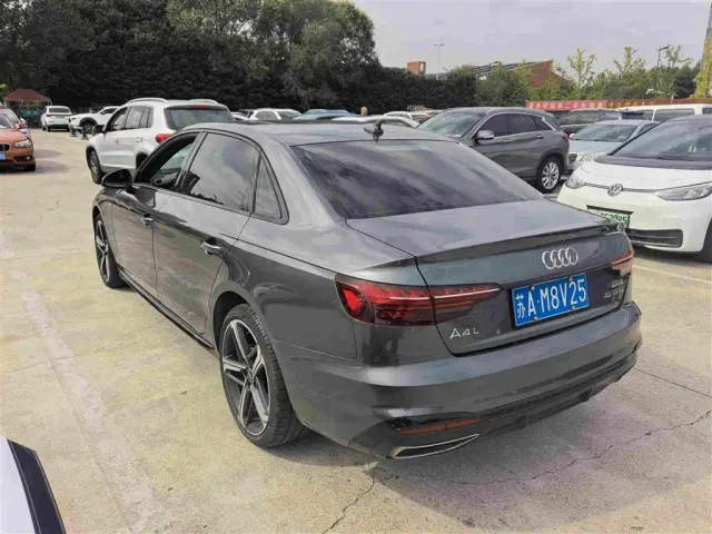 Audi A4L — Фото автомобиля 3