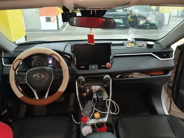 Toyota Wildlander — Фото автомобиля 10