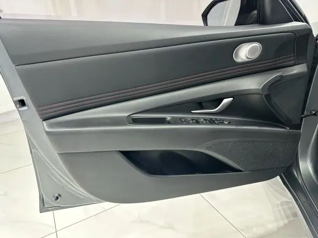 Hyundai Elantra — Фото автомобиля 8