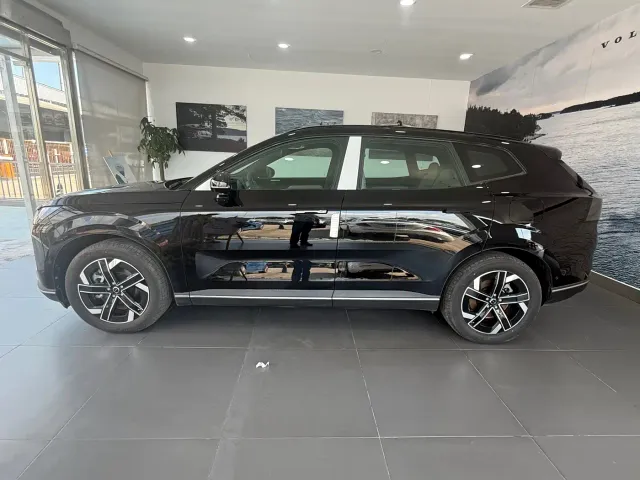 Volvo XC70 Plug-in Hybrid — Фото автомобиля 5
