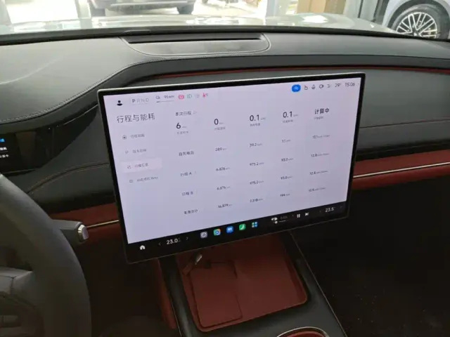 Xiaomi SU7 — Фото автомобиля 12