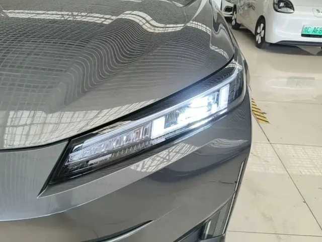 Changan Qiyuan A05 — Фото автомобиля 23