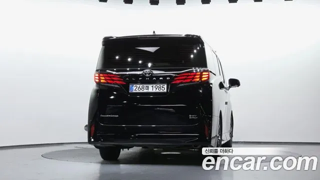 Toyota Alphard — Фото автомобиля 4