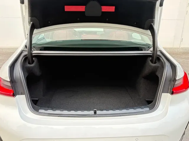 BMW 3 Series — Фото автомобиля 18