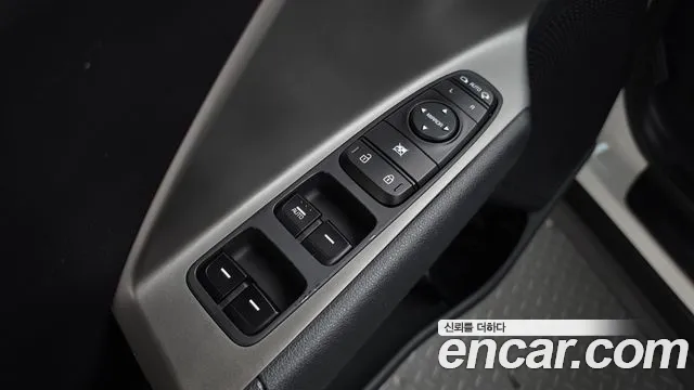 Kia Niro — Фото автомобиля 26