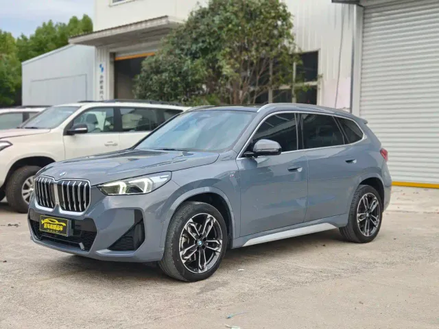 Фотография автомобиля — BMW X1