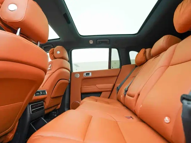 Li Auto L7 — Фото автомобиля 18