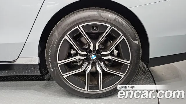 BMW 7-Series 7 серия (G70) 740i xDrive M Sport — Фото автомобиля 19