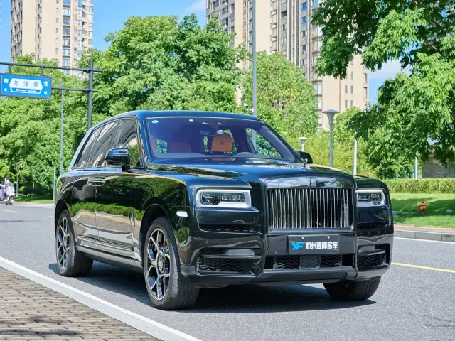 Rolls-Royce Cullinan — Фото автомобиля 3