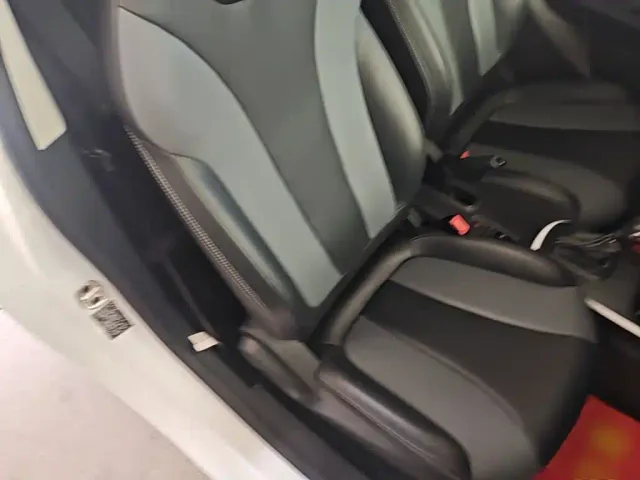 Roewe Clever — Фото автомобиля 24