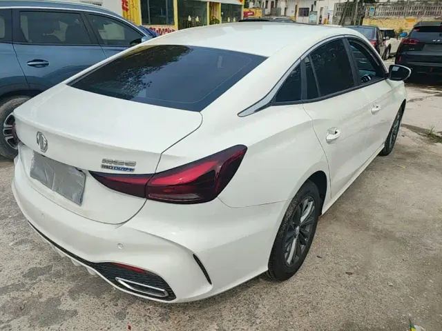 MG MG5 2025 180DVVT Global Luxury Edition — Фото автомобиля 6