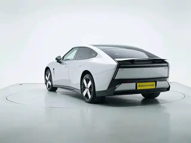 Xpeng P7 — Фото автомобиля 6
