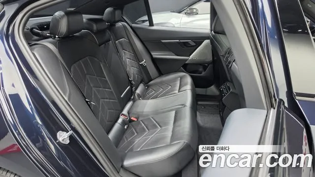 BMW 5 Series G60 — Фото автомобиля 18