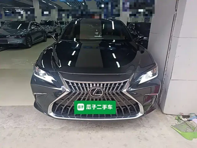 Lexus ES — Фото автомобиля 2