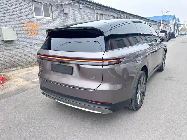 Li Auto i9 — Фото автомобиля 5