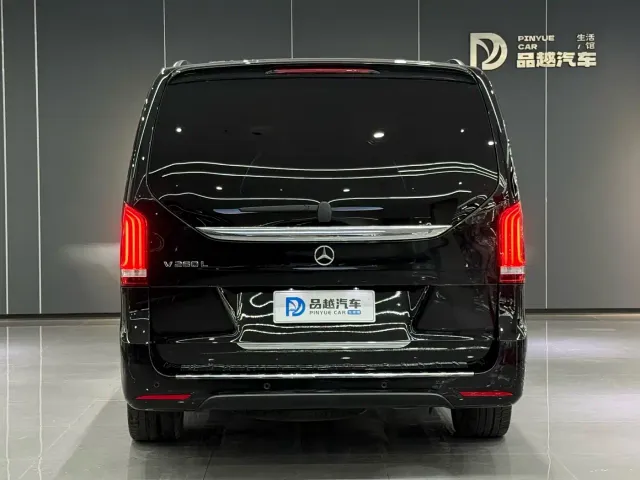 Mercedes-Benz V-Class — Фото автомобиля 4