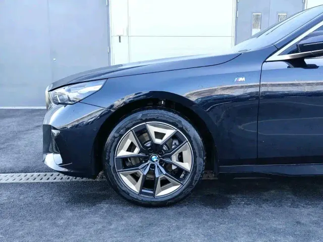 BMW 5 Series — Фото автомобиля 6